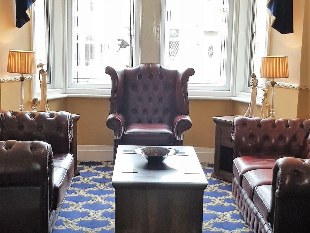 블랙풀 Courtneys Of Gynn Square B&B 외부 사진